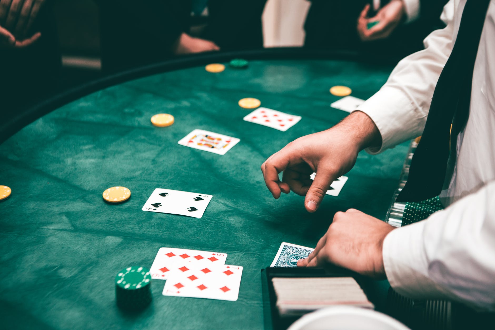 6 otázok, z ktorých sú už dealeri v kasínach znechutení