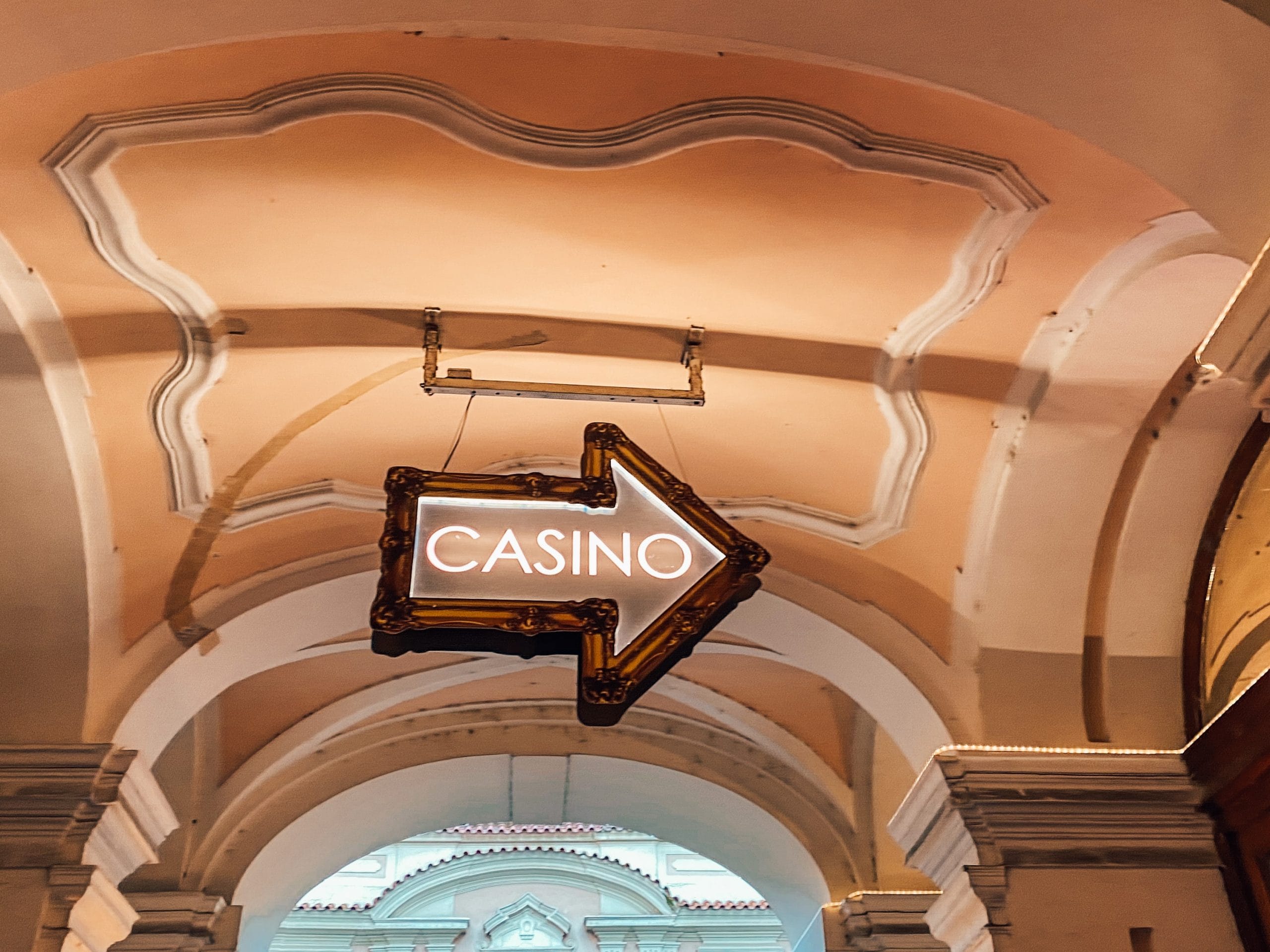 6 jednoduchých trikov, ako ušetriť pri návšteve kasína
