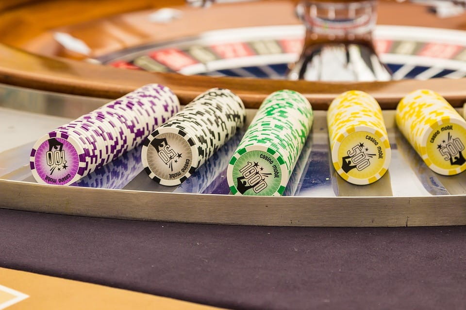 7 trikov, ktoré kasína používajú, aby hráči viac míňali