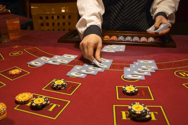 6 schopností, ktoré úspešný hráč blackjacku musí mať (1.)