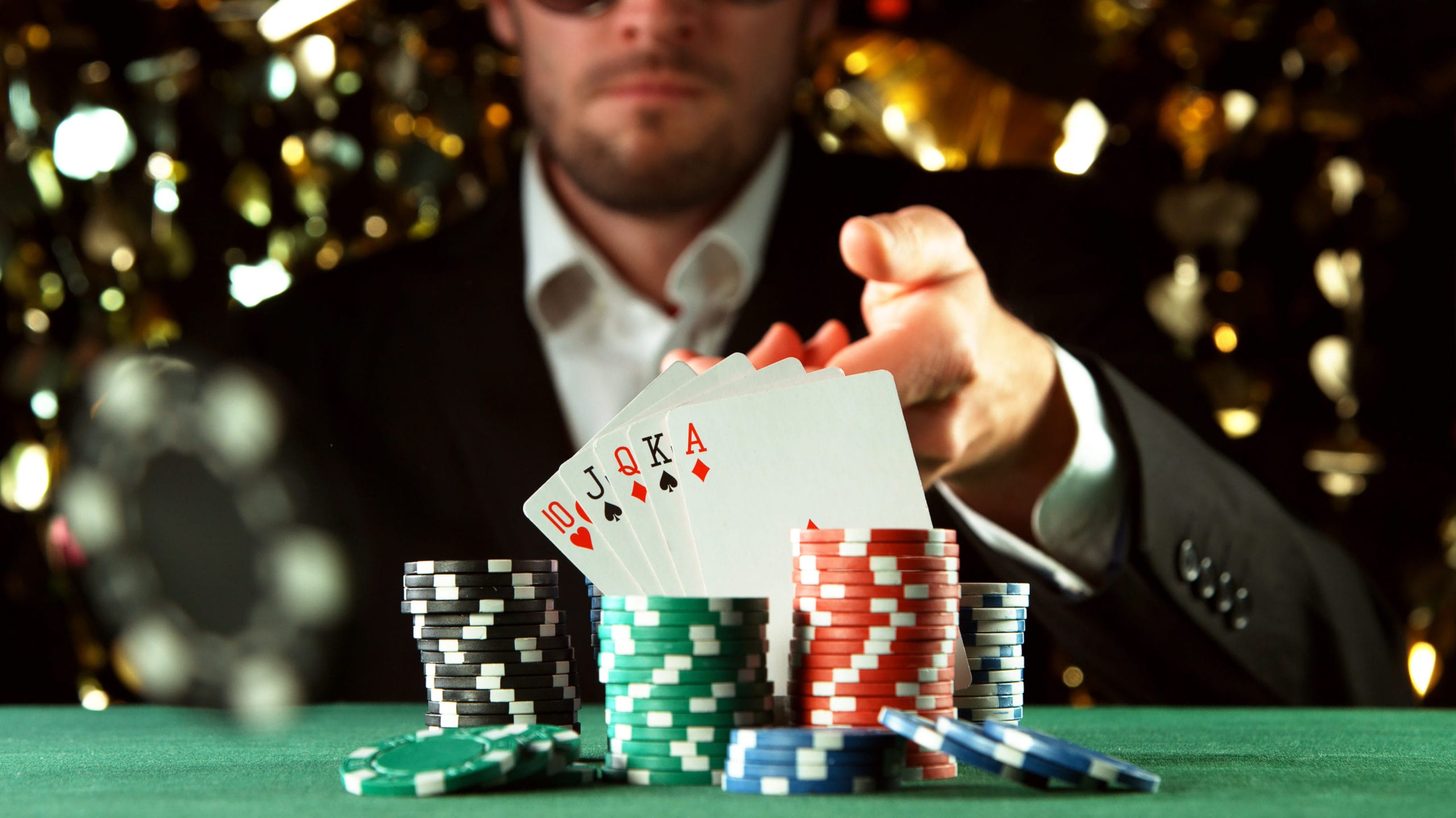 Ako hrať v kasíne s menším kapitálom? Vďaka týmto radám vám postačí aj 100 eur mesačne