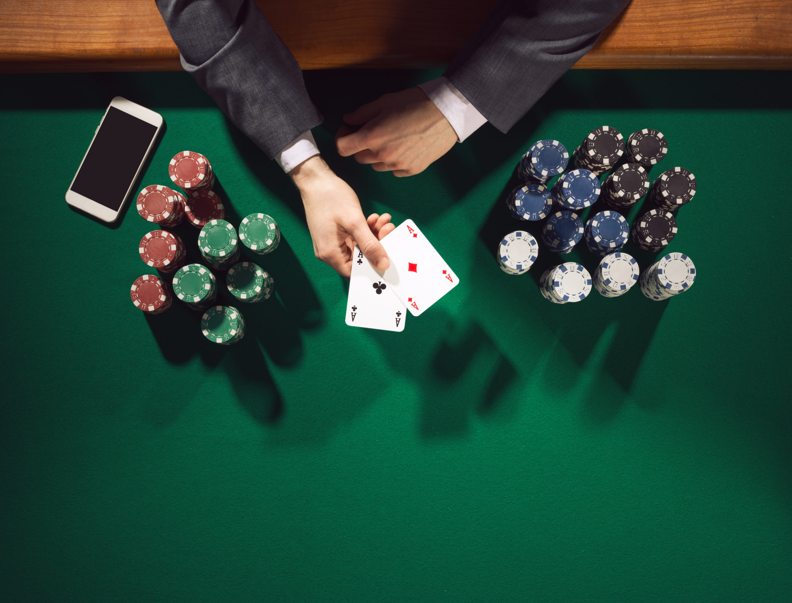 Pár v hre blackjack: Kedy ho nerozdeliť?