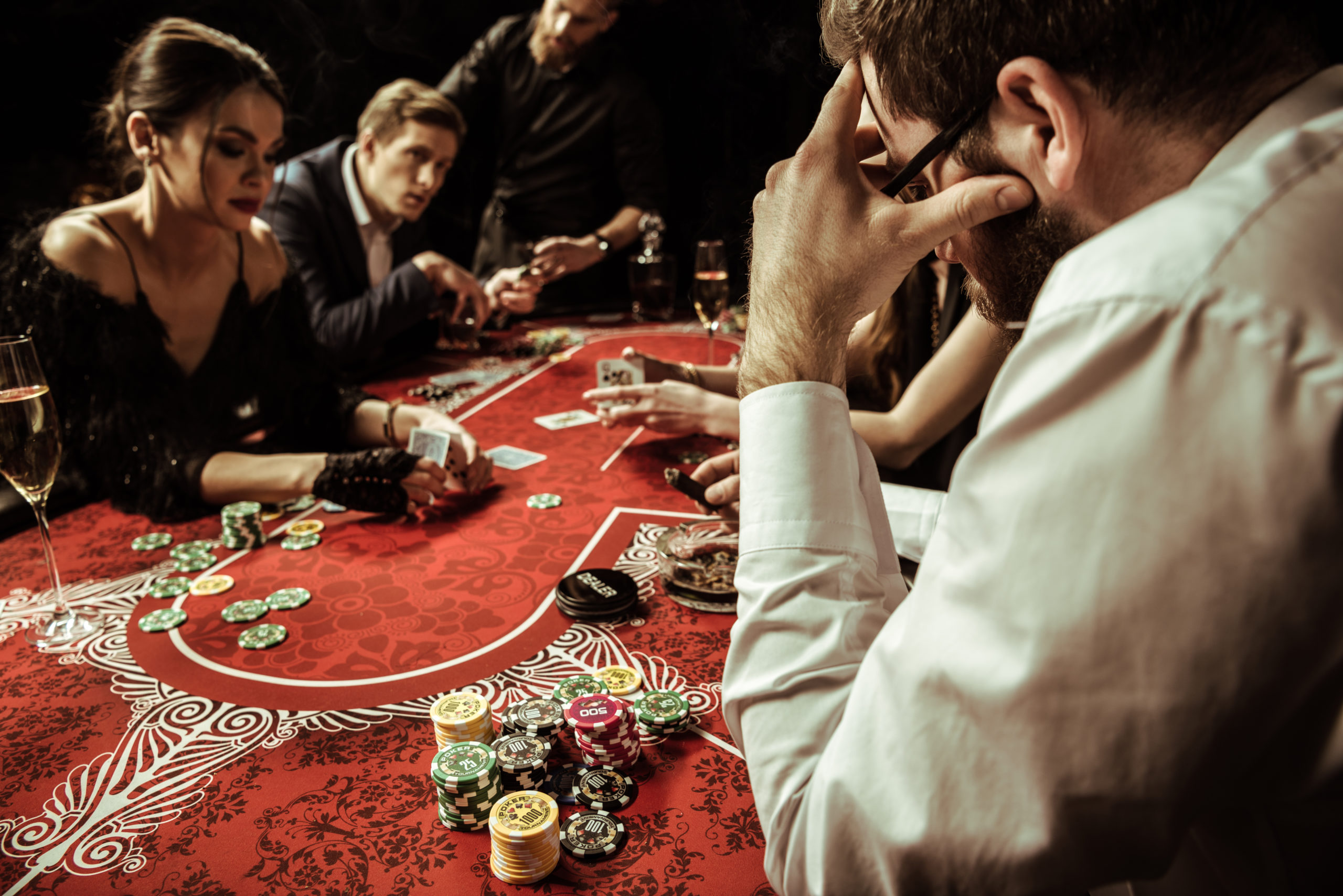 Sú hazardné hry o šťastí alebo schopnostiach? Reálne možno zarábať len na 3 hrách