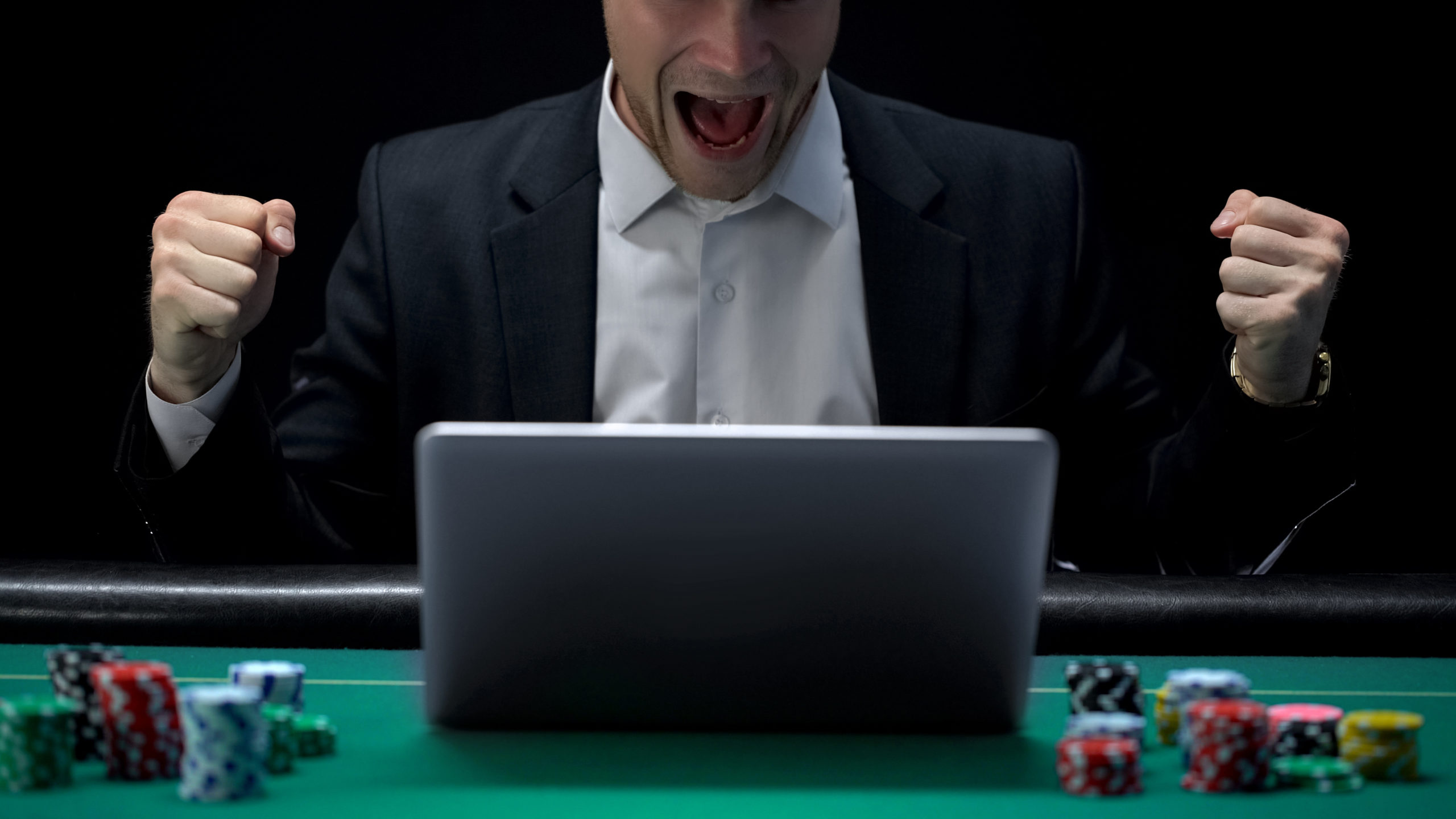 Online blackjack a 5 výhod v porovnaní so živým blackjackom