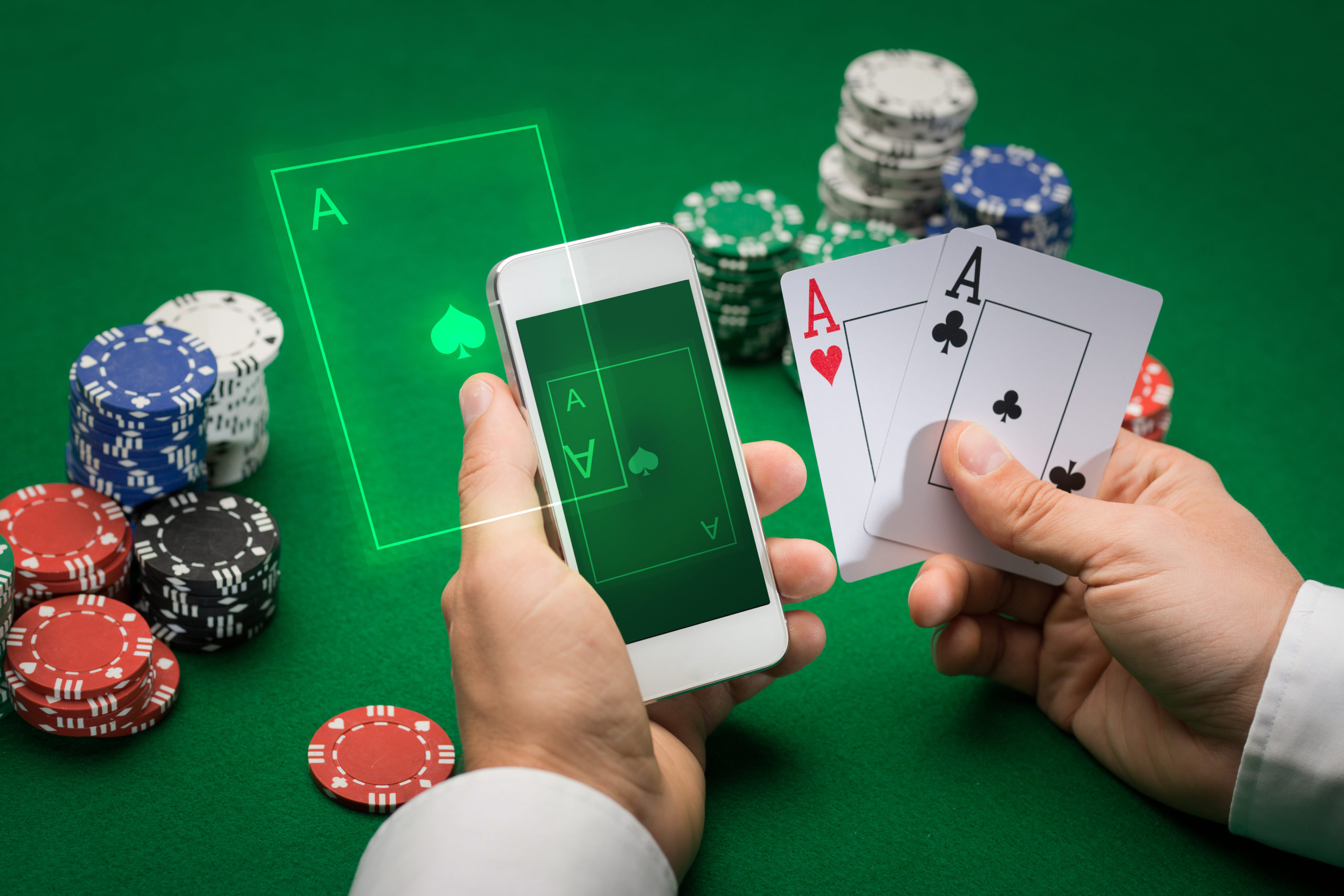 Online pokerové turnaje – pravidlá, stratégie a tipy na výhru