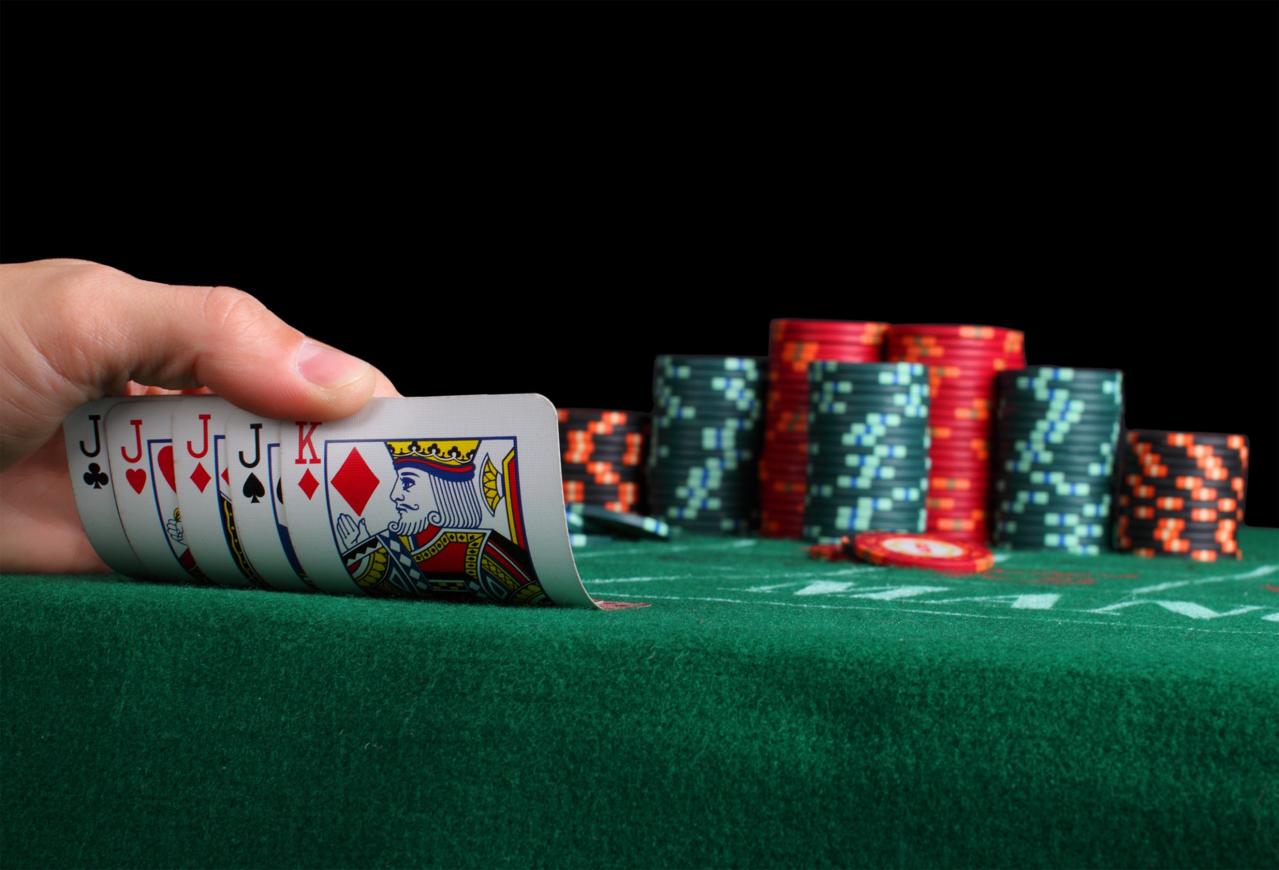 4 tipy, ktoré ti pomôžu k úspechu pri hraní poker online