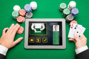 Online blackjack so živým krupiérom: 5x ako si vybrať najlepšiu hru