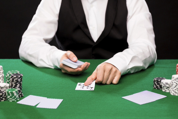 Tipy na blackjack: 5 situácií, kedy určite neťahať ďalšiu kartu